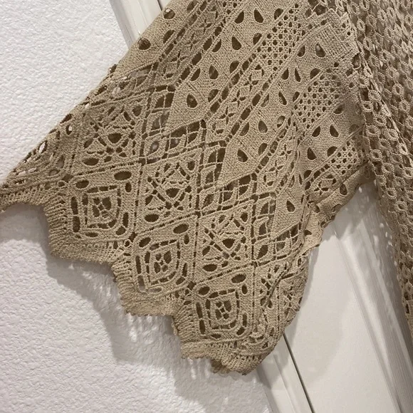 3/$15 Womens Tan Lace Tunic Top - Picture 2 of 7